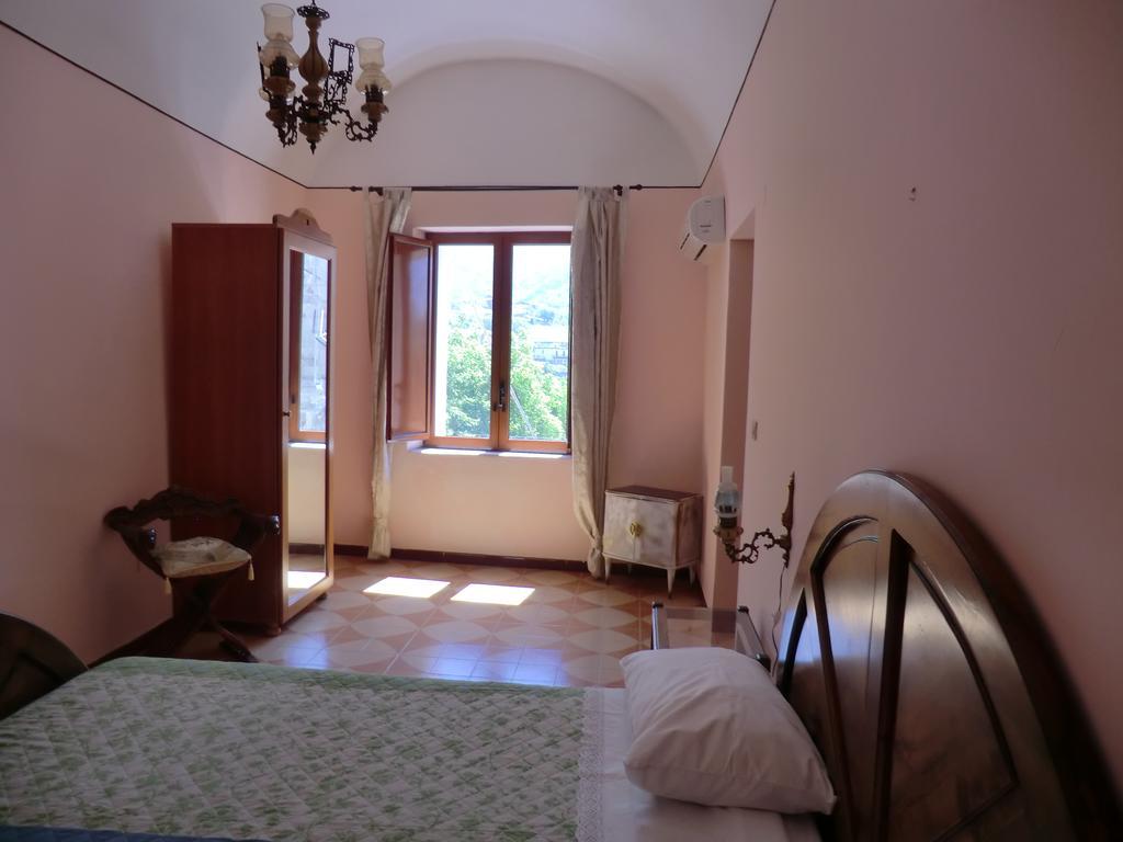 ترامونتي Agriturismo Mare E Monti الغرفة الصورة