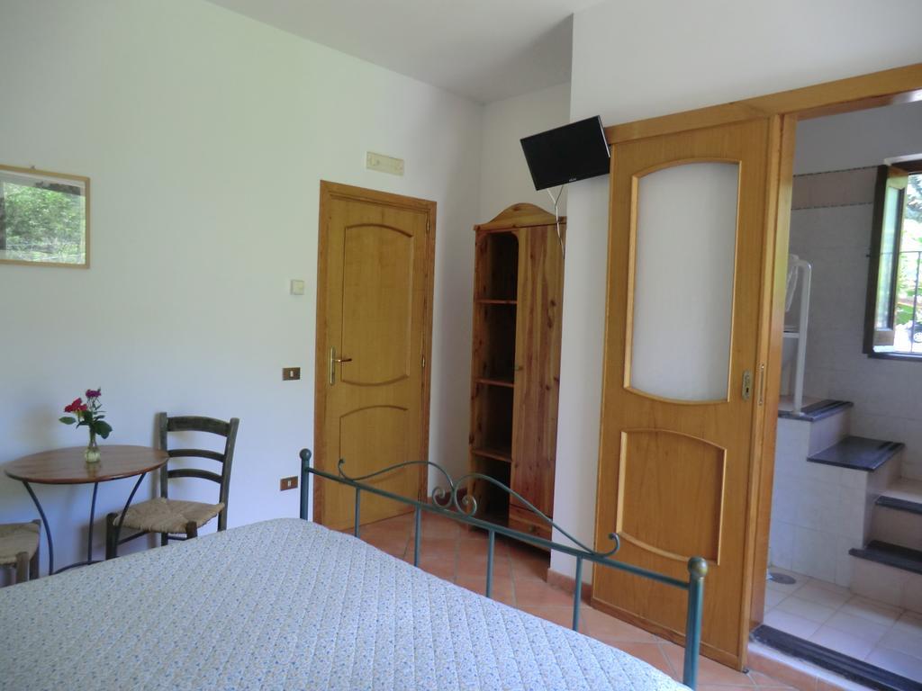 ترامونتي Agriturismo Mare E Monti الغرفة الصورة