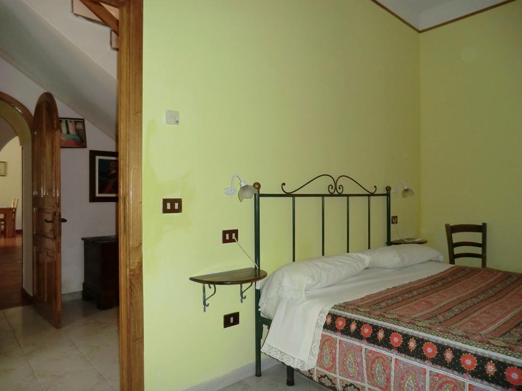 ترامونتي Agriturismo Mare E Monti الغرفة الصورة