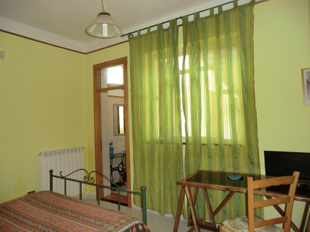 ترامونتي Agriturismo Mare E Monti الغرفة الصورة