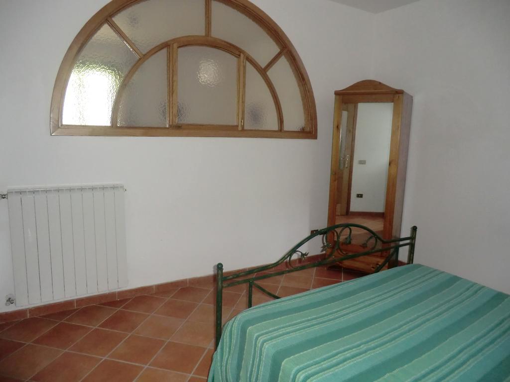 ترامونتي Agriturismo Mare E Monti الغرفة الصورة